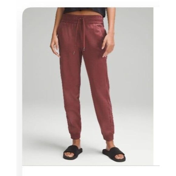 Lululemon Scuba French Terry Joggers - Size 4 - Picture 1 of 3